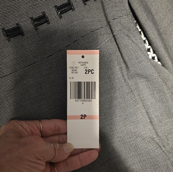 NEW. Jones of New York 2 piece skirt and jacket suit set. - Picture 5 of 5